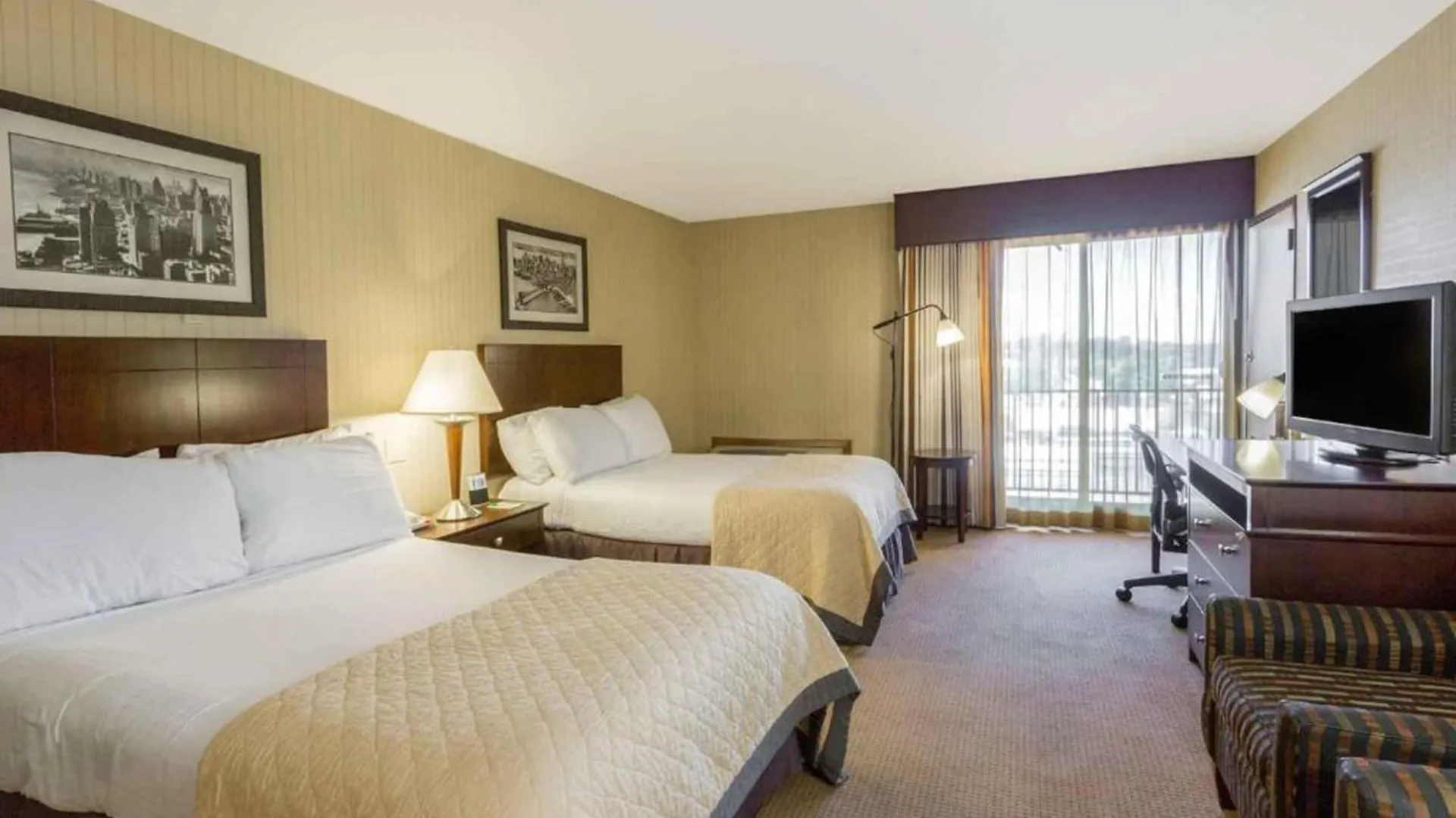 Wyndham Garden Hotel Newark Airport