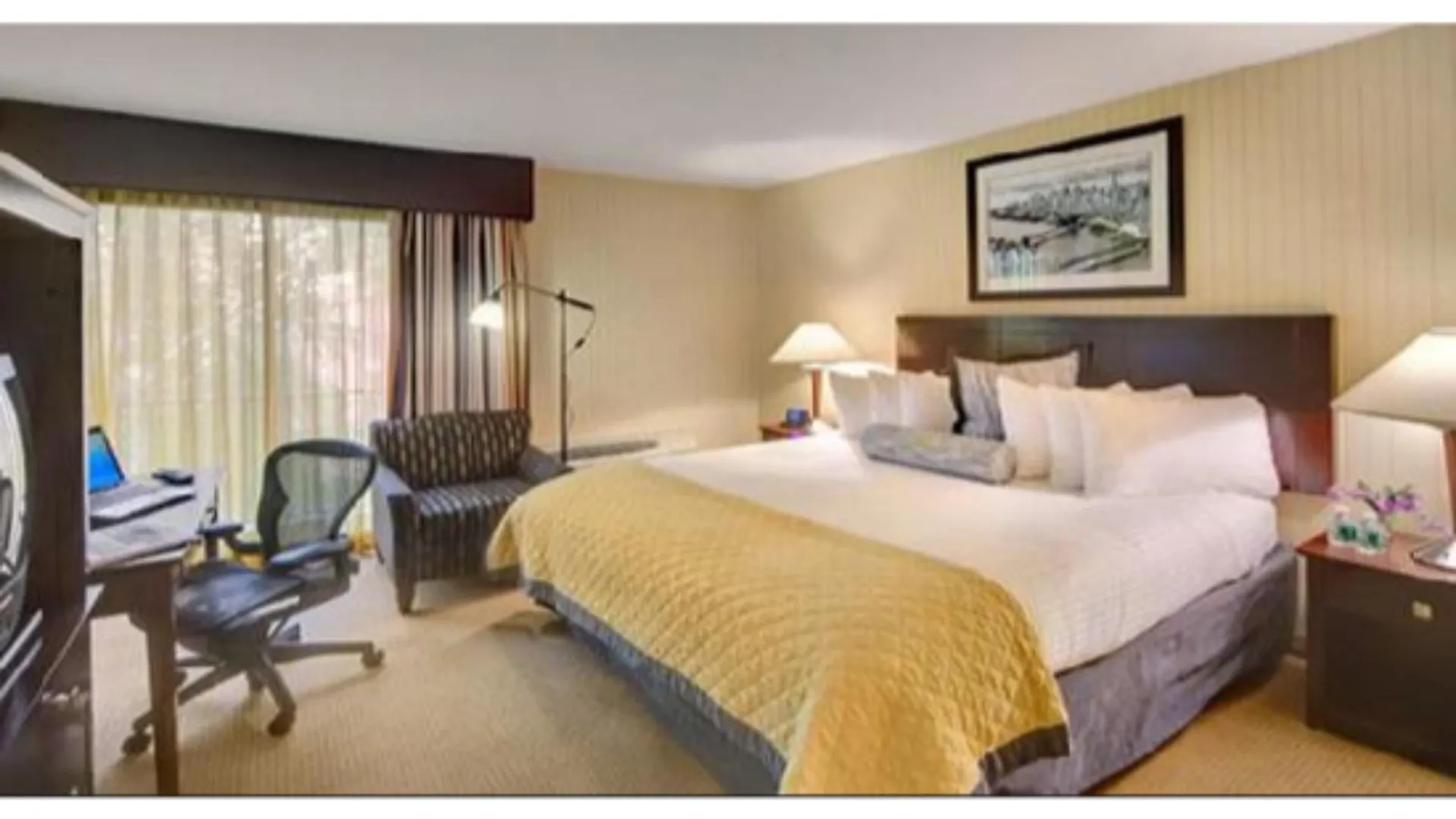 Wyndham Garden Hotel Newark Airport