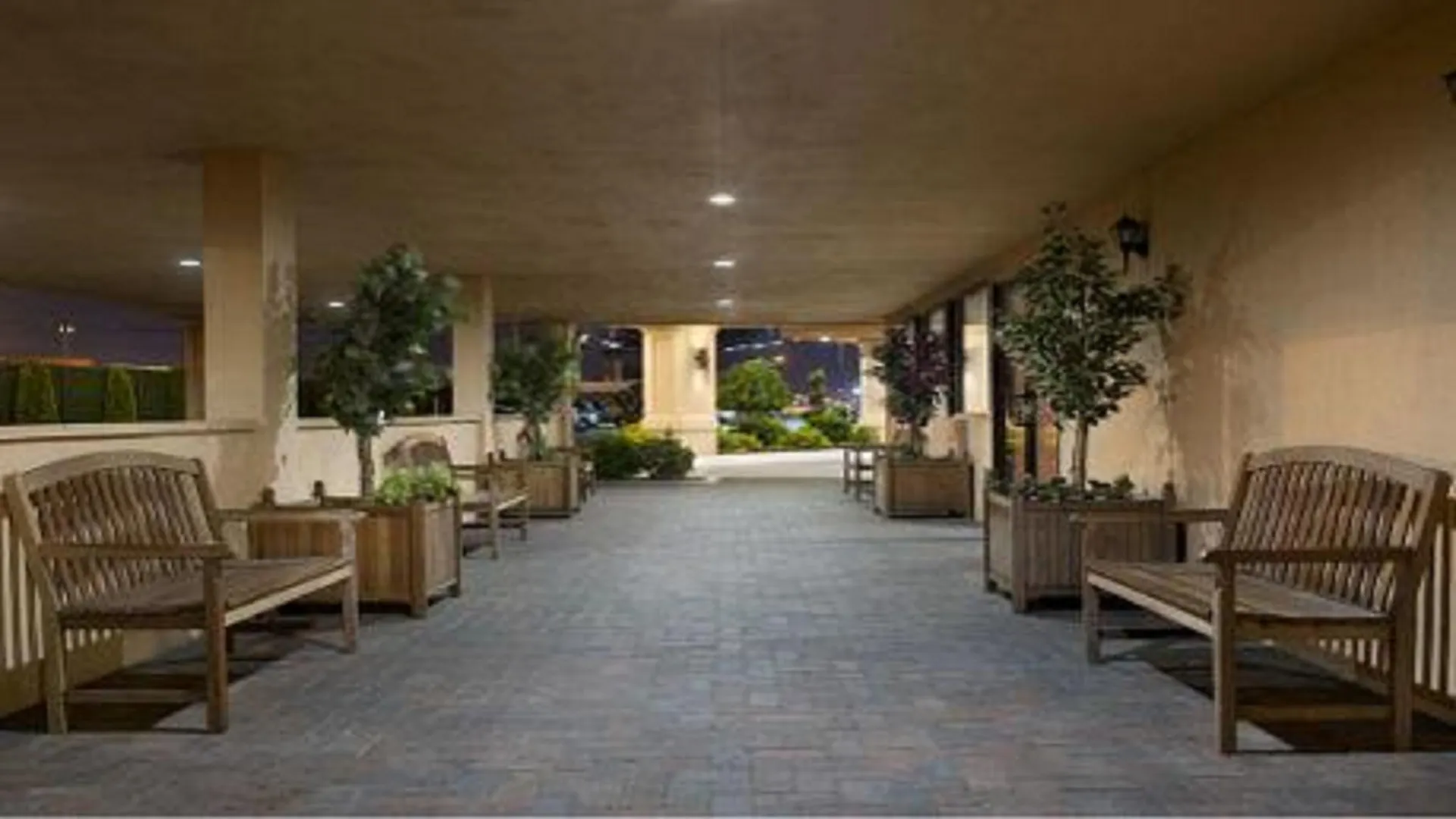 Wyndham Garden Hotel Newark Airport