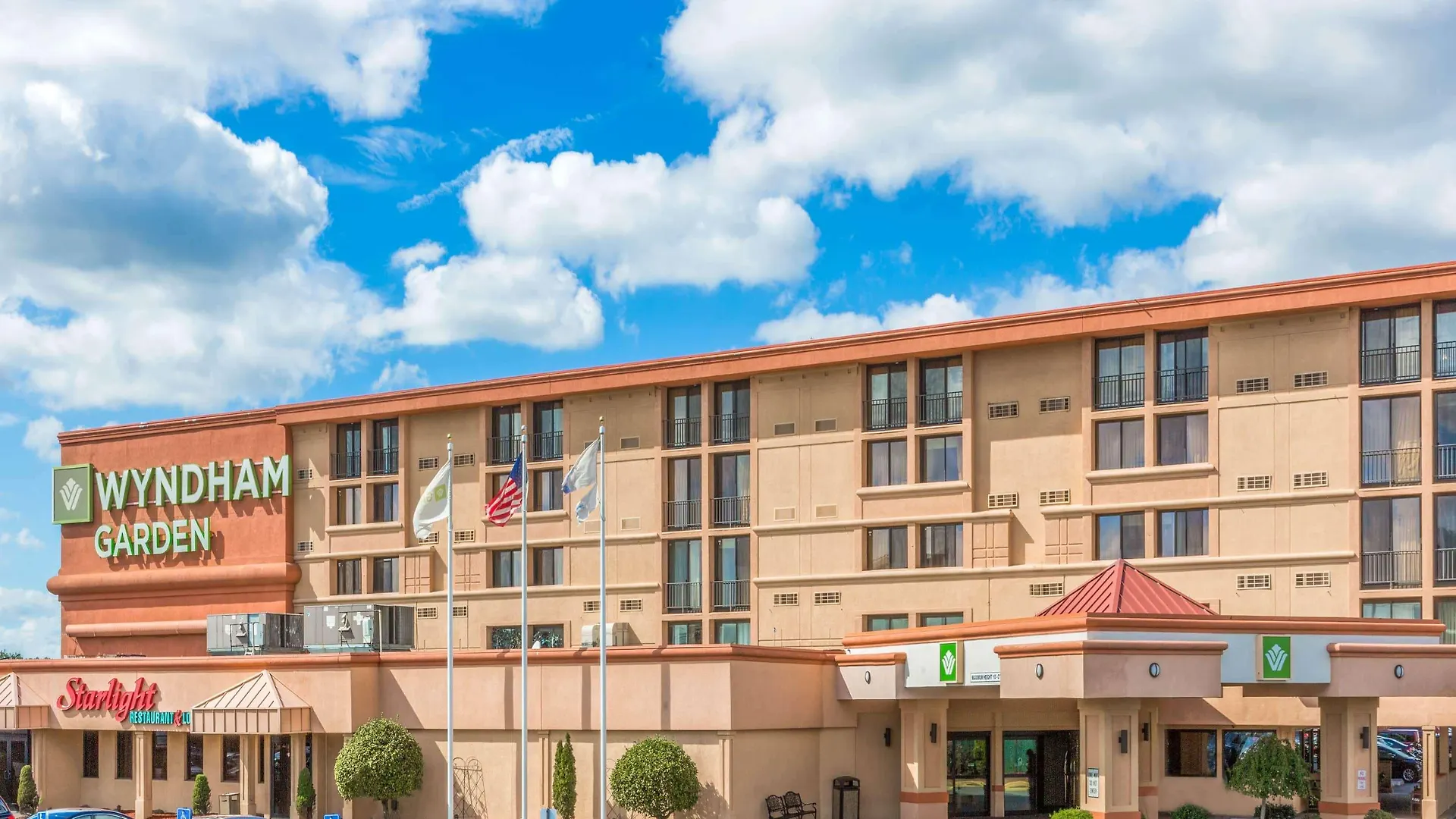 Wyndham Garden Hotel Newark Airport