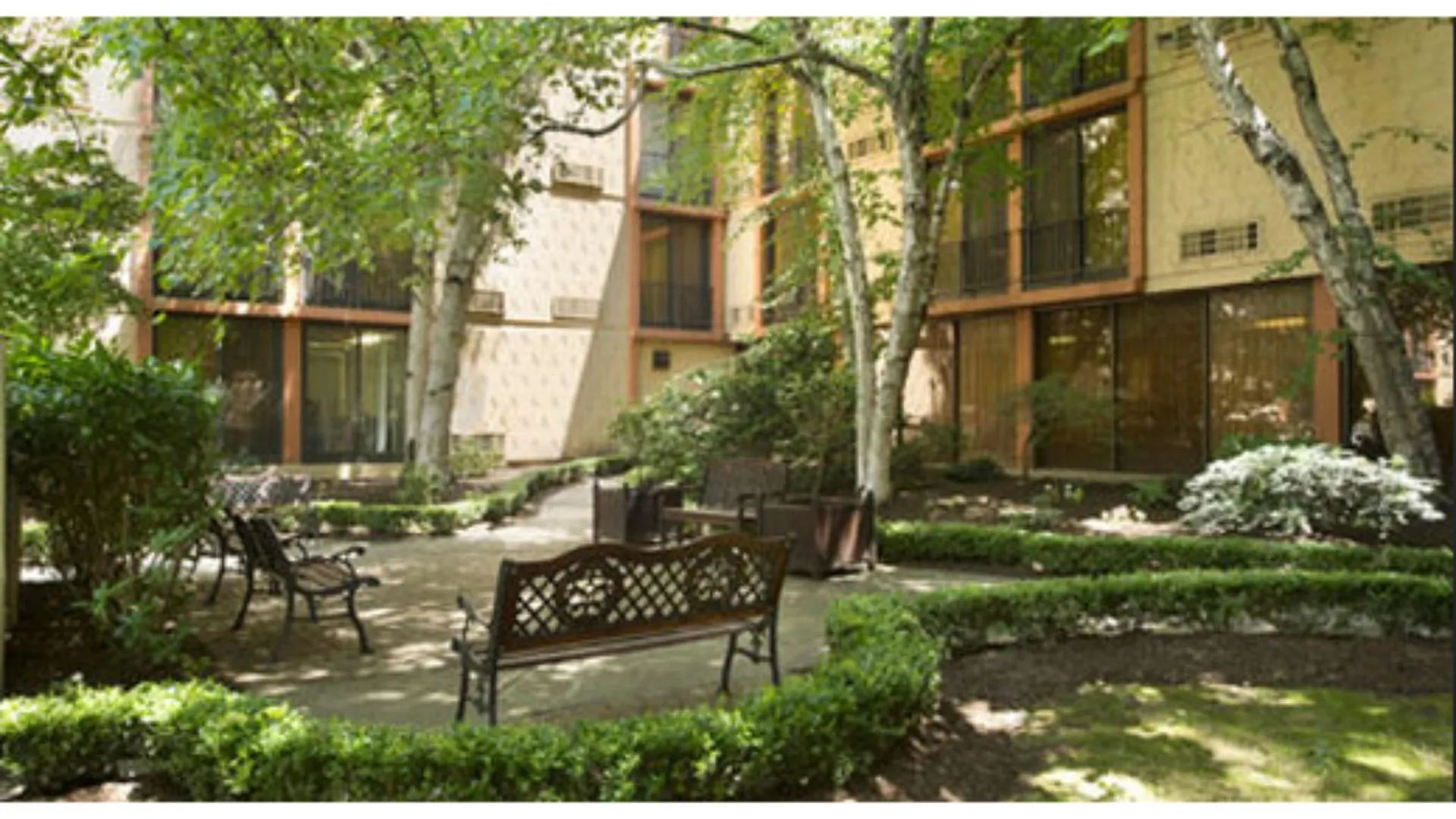 Wyndham Garden Hotel Newark Airport