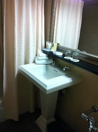 Wyndham Garden Hotel Newark Airport