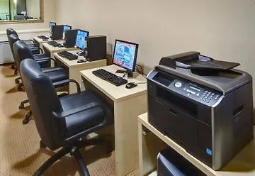 Wyndham Garden Hotel Newark Airport