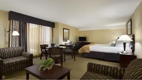 Wyndham Garden Hotel Newark Airport