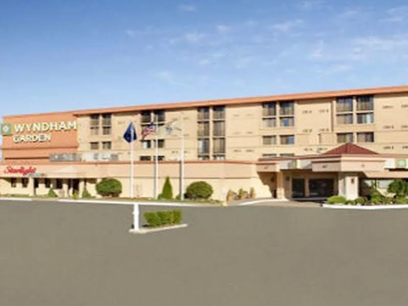 Wyndham Garden Hotel Newark Airport