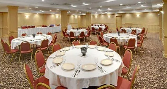 Wyndham Garden Hotel Newark Airport
